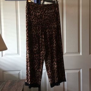 Soma Rayon Lounge Capri Pants Small